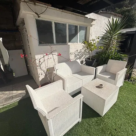 Apartment En Rez-de-jardin Avec Terrasse Privative *
