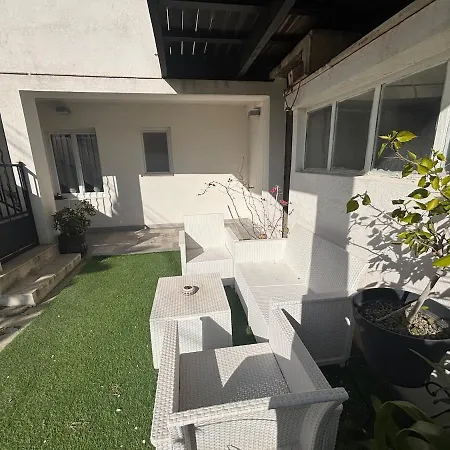 Apartment En Rez-de-jardin Avec Terrasse Privative La Seyne-sur-Mer