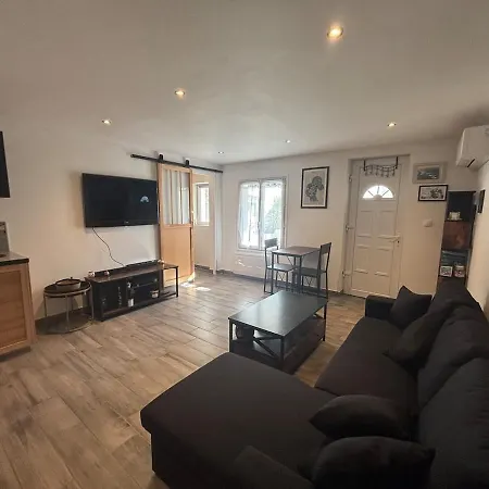 En Rez-de-jardin Avec Terrasse Privative شقة *